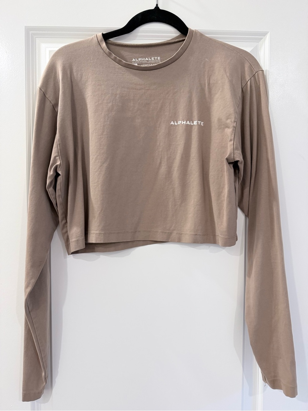 Alphalete Women's Cropped Long Sleeve Top — Taupe Brown